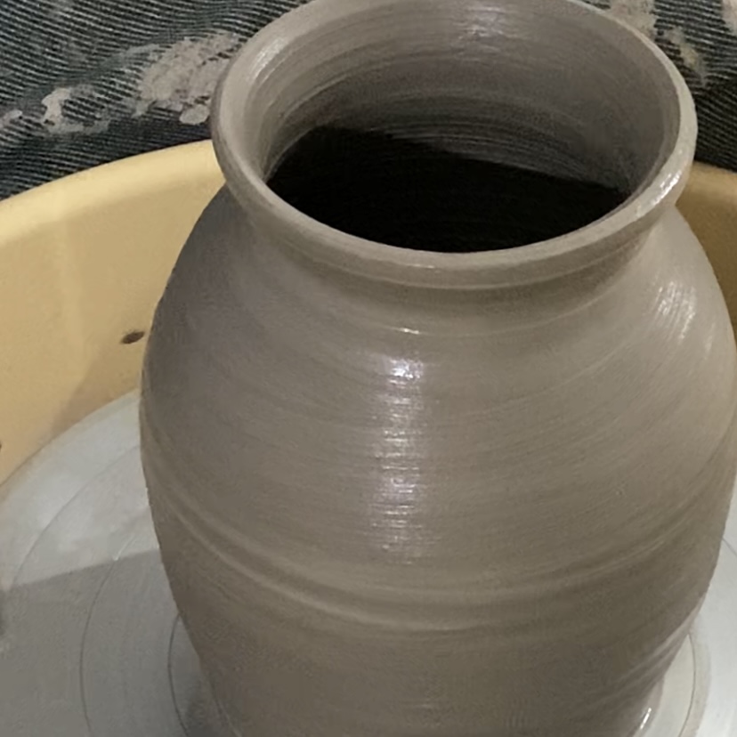 壺　２kgの粘土で成形